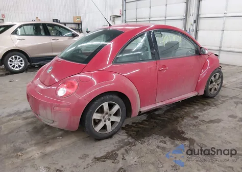 2006 Volkswagen New Beetle 2.5 from USA, damaged, VIN 3VWRW31C16M417789